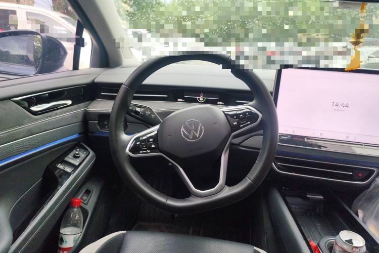 Used Volkswagen ID.7 VIZZION 2024 First Edition Steering Wheel