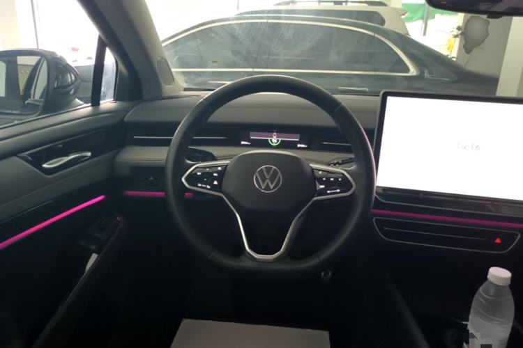 Used Volkswagen ID.7 VIZZION 2024 AIR model Steering Wheel