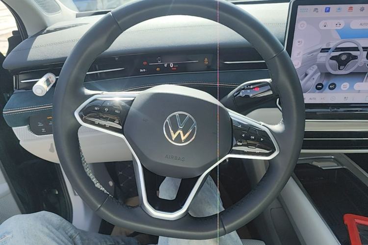 Used Volkswagen ID.7 VIZZION 2024 First Edition Steering Wheel