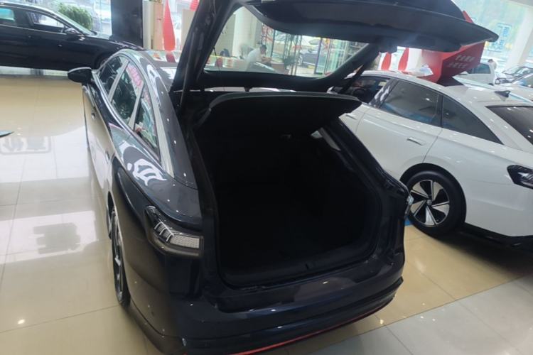Used Volkswagen ID.7 VIZZION 2024 PRO Model Trunk