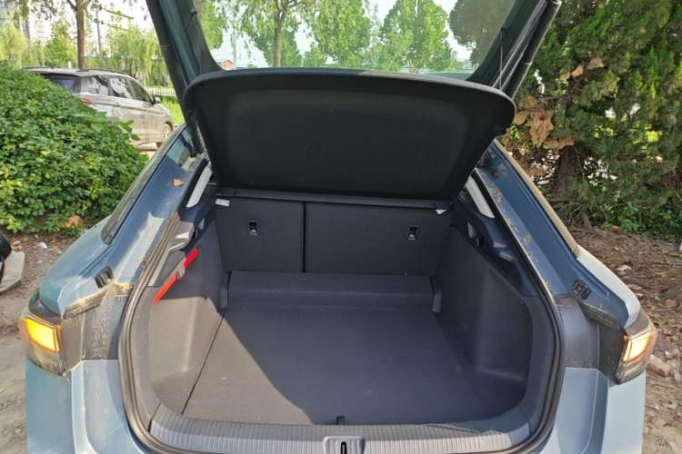Used Volkswagen ID.7 VIZZION 2024 PRO Model Trunk