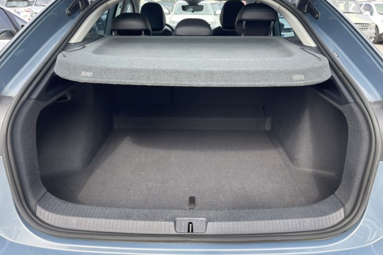 Used Volkswagen ID.7 VIZZION 2024 AIR model Trunk
