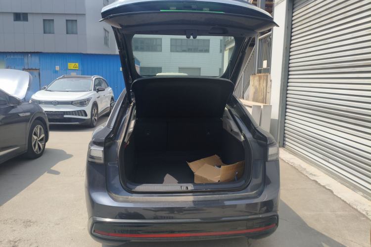 Used Volkswagen ID.7 VIZZION 2024 First Edition Trunk