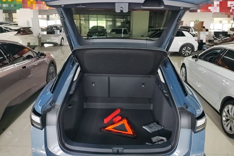 Used Volkswagen ID.7 VIZZION 2024 First Edition Trunk