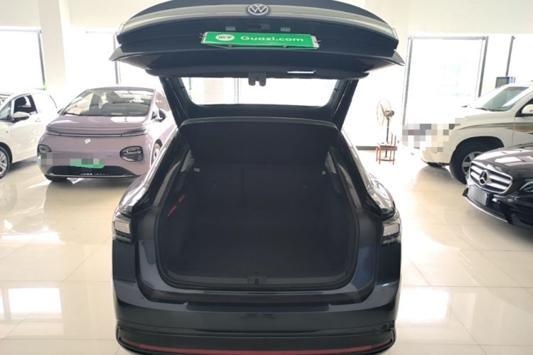 Used Volkswagen ID.7 VIZZION 2024 PRO Model Trunk