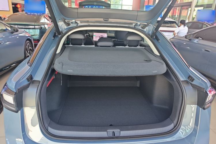Used Volkswagen ID.7 VIZZION 2024 PRO Model Trunk