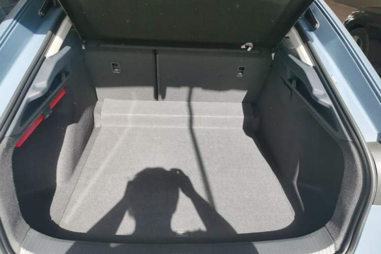 Used Volkswagen ID.7 VIZZION 2024 AIR model Trunk