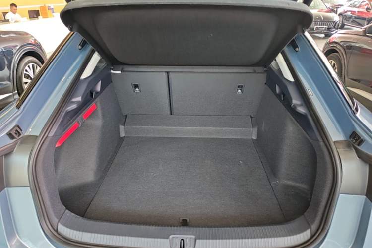 Used Volkswagen ID.7 VIZZION 2024 PRO Model Trunk