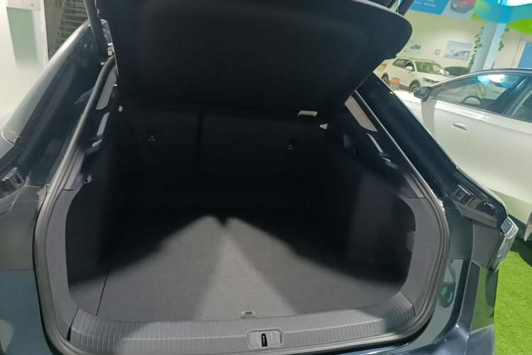 Used Volkswagen ID.7 VIZZION 2024 PRIME Trunk