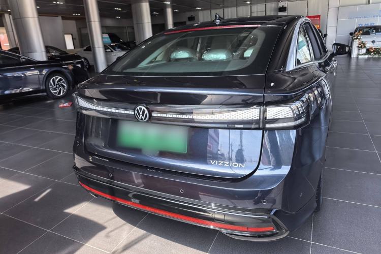 Used Volkswagen ID.7 VIZZION 2024 First Edition Trunk