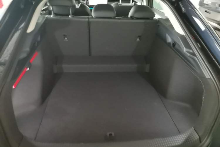 Used Volkswagen ID.7 VIZZION 2024 AIR model Trunk