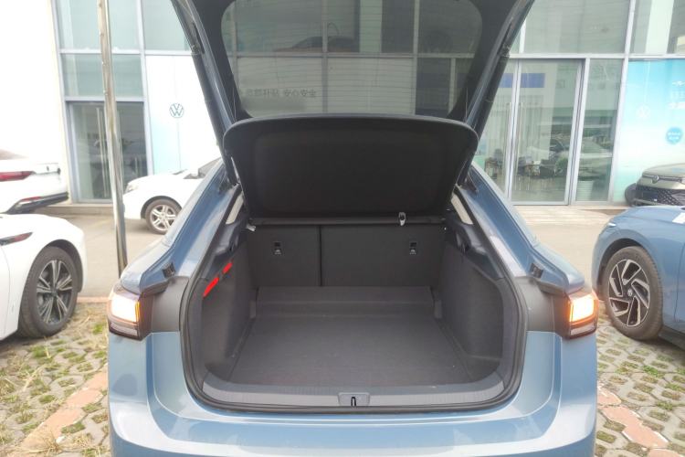 Used Volkswagen ID.7 VIZZION 2024 AIR model Trunk