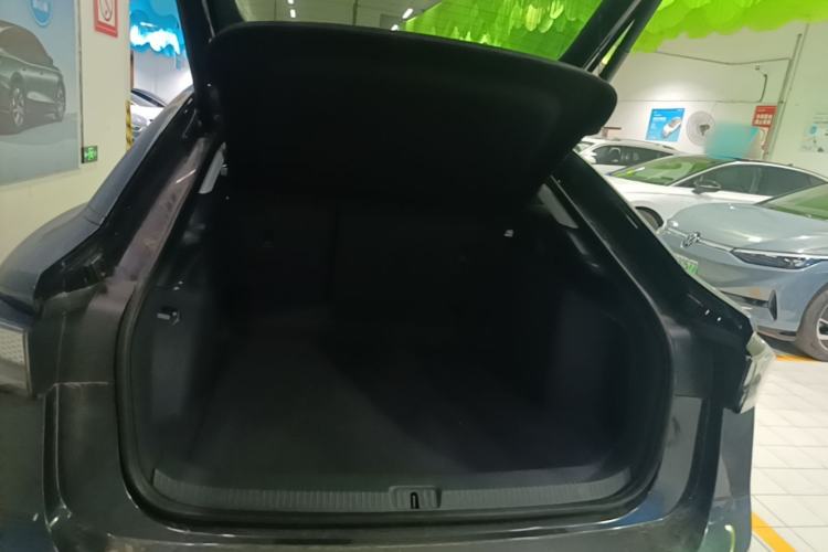 Used Volkswagen ID.7 VIZZION 2024 AIR model Trunk