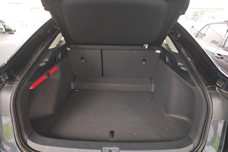 Used Volkswagen ID.7 VIZZION 2024 PRO Model Trunk