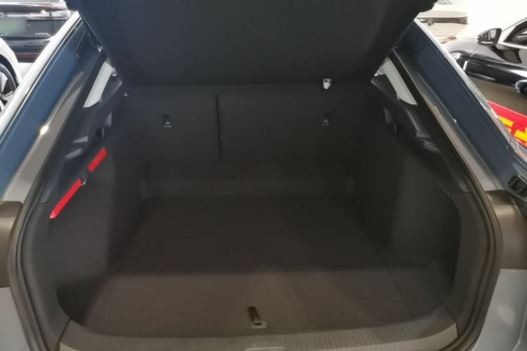Used Volkswagen ID.7 VIZZION 2024 AIR model Trunk