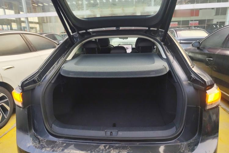 Used Volkswagen ID.7 VIZZION 2024 AIR model Trunk