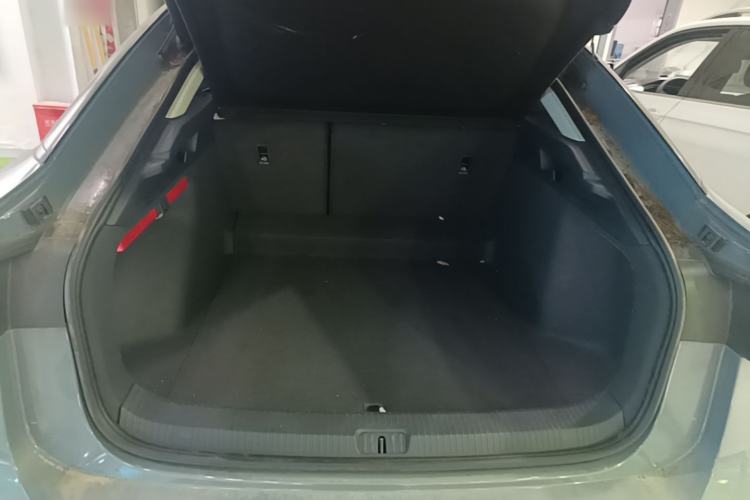 Used Volkswagen ID.7 VIZZION 2024 PRO Model Trunk