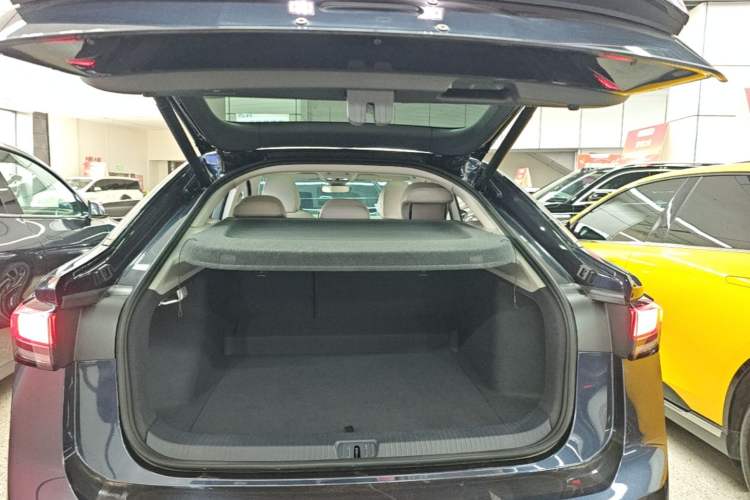 Used Volkswagen ID.7 VIZZION 2024 First Edition Trunk