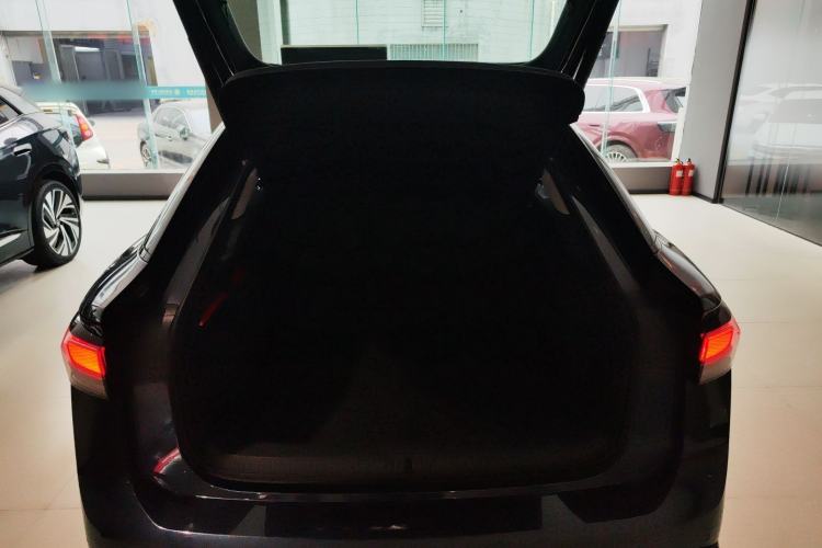 Used Volkswagen ID.7 VIZZION 2024 AIR model Trunk