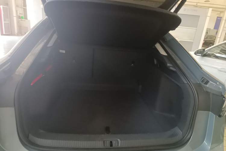 Used Volkswagen ID.7 VIZZION 2024 PRO Model Trunk