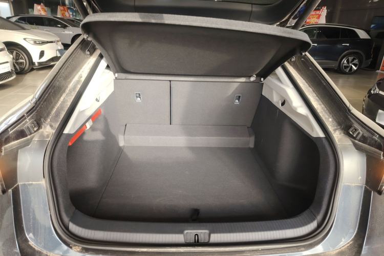 Used Volkswagen ID.7 VIZZION 2024 First Edition Trunk