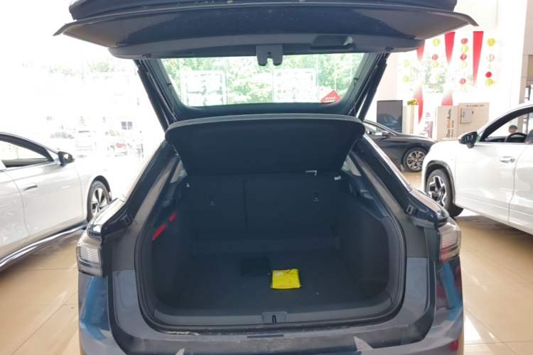 Used Volkswagen ID.7 VIZZION 2024 PRO Model Trunk