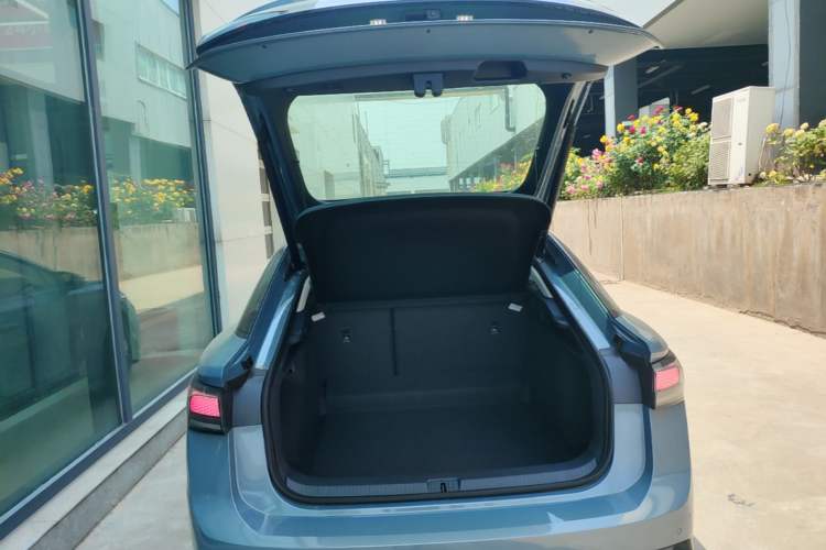 Used Volkswagen ID.7 VIZZION 2024 AIR model Trunk