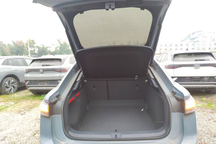 Used Volkswagen ID.7 VIZZION 2024 AIR model Trunk