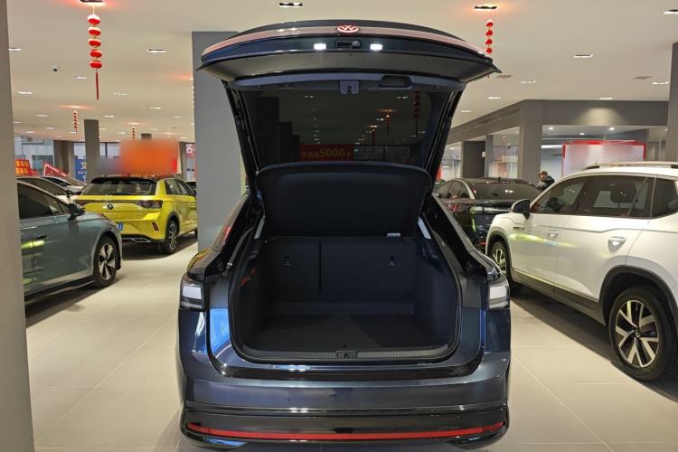 Used Volkswagen ID.7 VIZZION 2024 AIR model Trunk