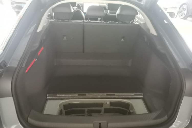 Used Volkswagen ID.7 VIZZION 2024 AIR model Trunk
