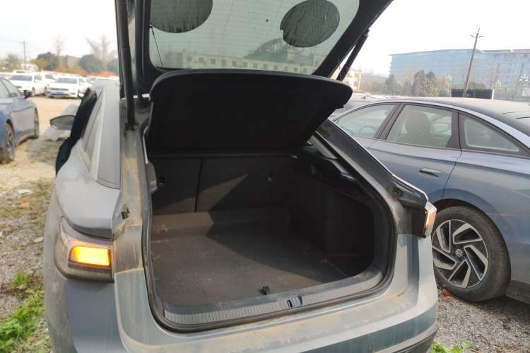 Used Volkswagen ID.7 VIZZION 2024 PRO Model Trunk