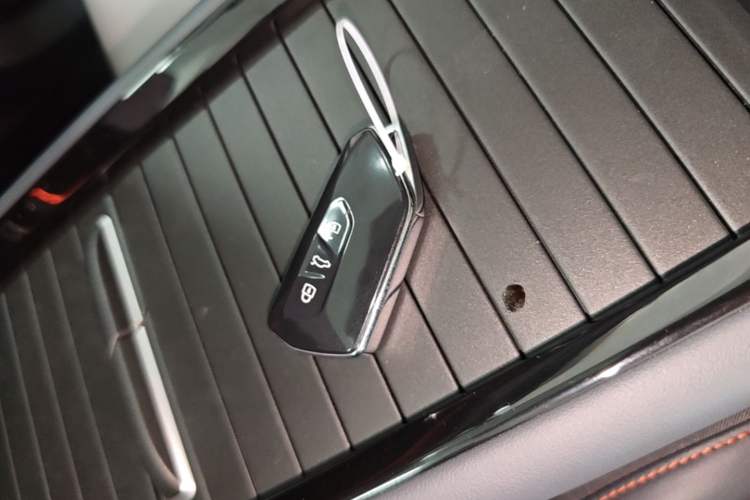 Used Volkswagen ID.7 VIZZION 2024 AIR model Vehicle Key