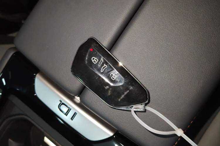 Used Volkswagen ID.7 VIZZION 2024 AIR model Vehicle Key