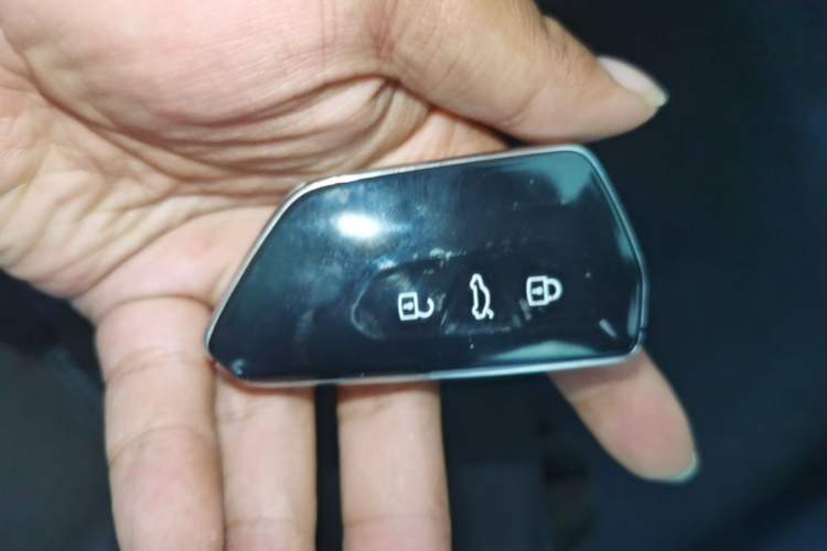 Used Volkswagen ID.7 VIZZION 2024 AIR model Vehicle Key