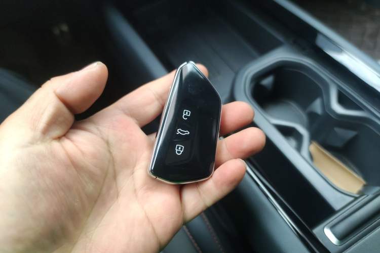 Used Volkswagen ID.7 VIZZION 2024 AIR model Vehicle Key
