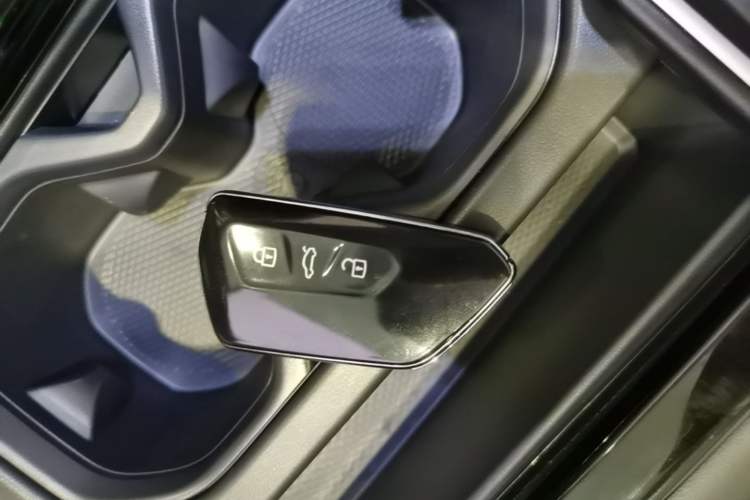 Used Volkswagen ID.7 VIZZION 2024 AIR model Vehicle Key