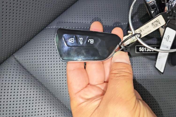 Used Volkswagen ID.7 VIZZION 2024 PRO Model Vehicle Key