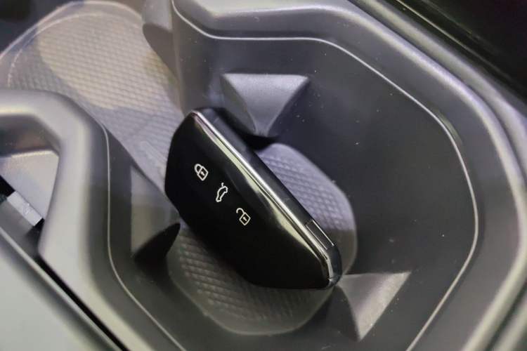 Used Volkswagen ID.7 VIZZION 2024 AIR model Vehicle Key