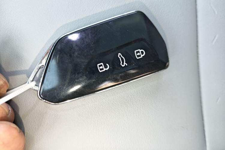Used Volkswagen ID.7 VIZZION 2024 AIR model Vehicle Key