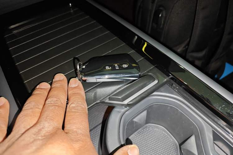 Used Volkswagen ID.7 VIZZION 2024 AIR model Vehicle Key