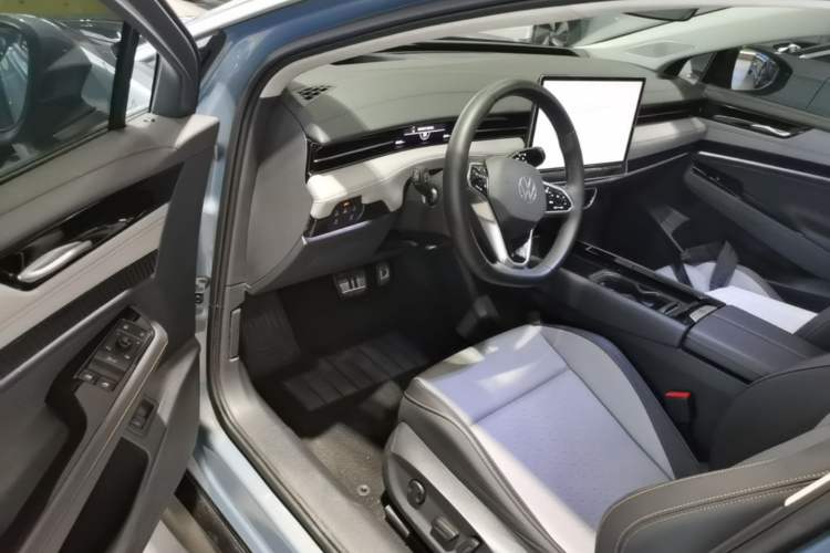 Used Volkswagen ID.7 VIZZION 2024 AIR model Driver Seat