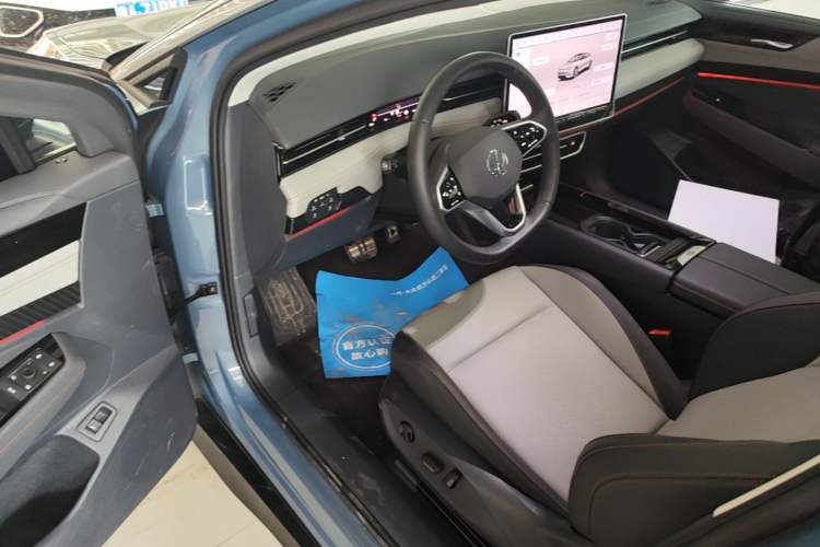 Used Volkswagen ID.7 VIZZION 2024 AIR model Driver Seat