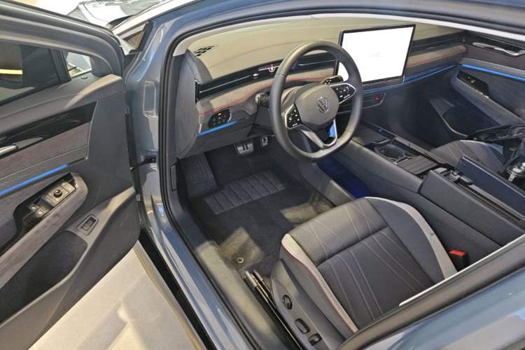Used Volkswagen ID.7 VIZZION 2024 PRIME Driver Seat