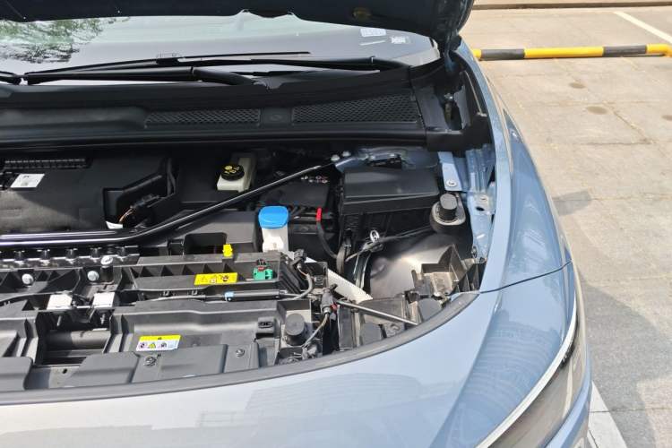 Used Volkswagen ID.7 VIZZION 2024 PRO Model Engine Bay Left