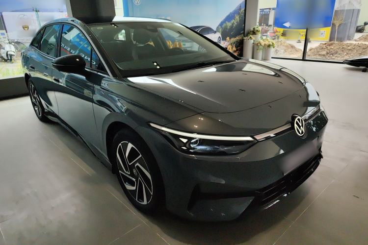 Used Volkswagen ID.7 VIZZION 2024 First Edition Front Right 45 Deg