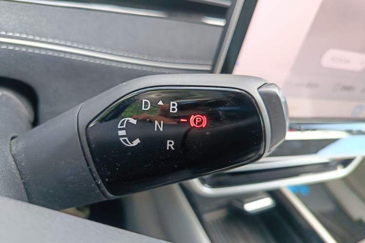 Used Volkswagen ID.7 VIZZION 2024 First Edition Gear Lever
