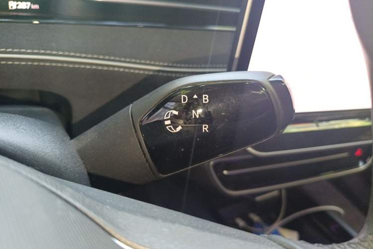 Used Volkswagen ID.7 VIZZION 2024 PRO Model Gear Lever