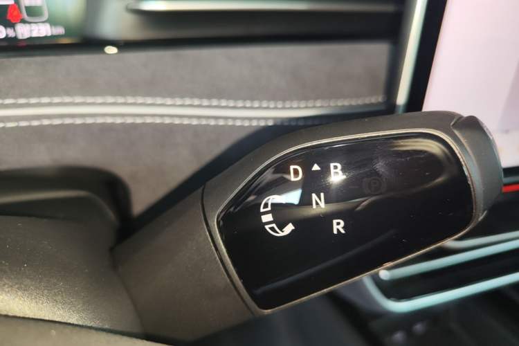 Used Volkswagen ID.7 VIZZION 2024 PRO Model Gear Lever