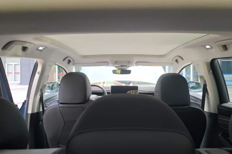 Used Volkswagen ID.7 VIZZION 2024 PRO Model Headliner
