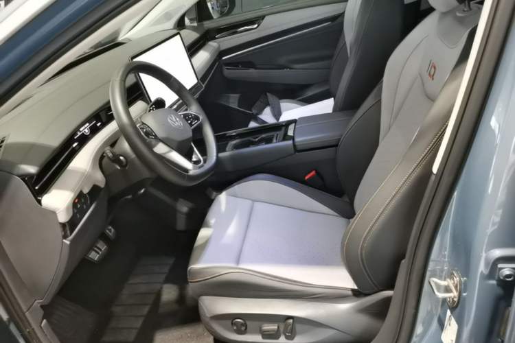 Used Volkswagen ID.7 VIZZION 2024 AIR model Left Front Seat
